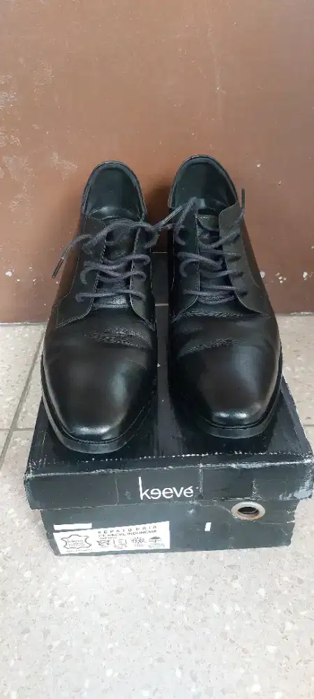 JUAL SEPATU KULIT PANTOFEL MERK KEEVE uk 43