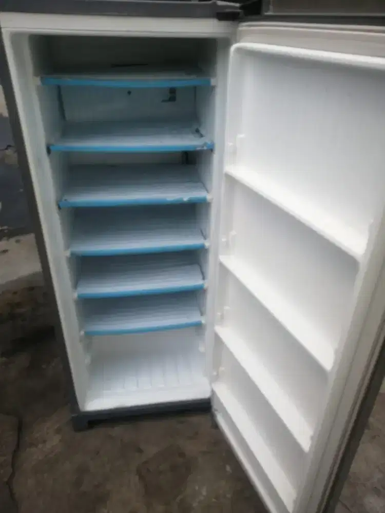 Kulkas showcase freezeer minus