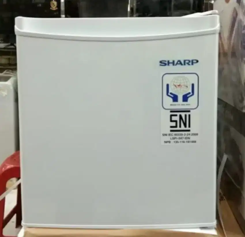 Kulkas mini bar sharp