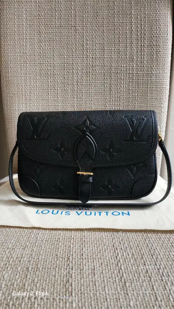 L V  Diane preloved bag