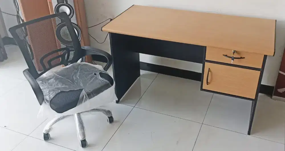 Meja Kerja, Meja Komputer Bahan Tebal + Kursi Kantor Baru Free Ongkir