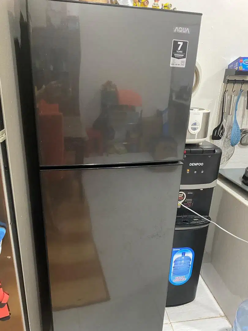 Kulkas AQUA 2pintu masih baru, ada garansi resmi nya