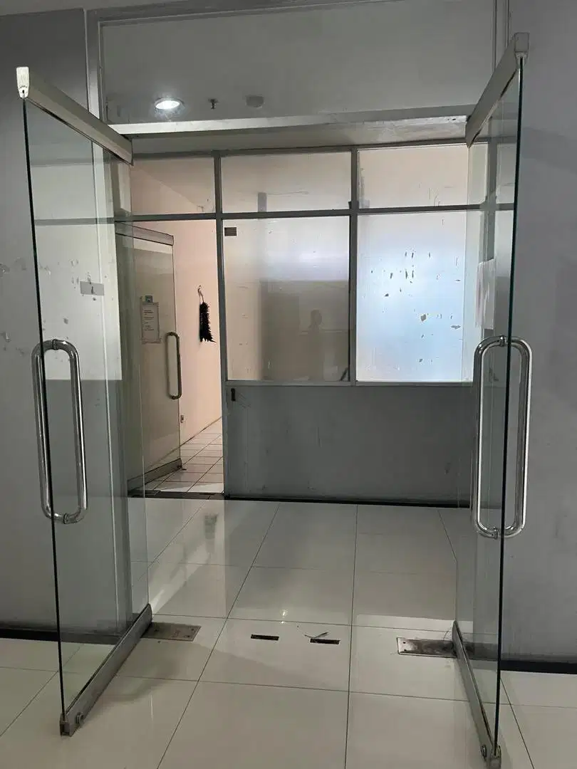 DIJUAL / DISEWAKAN KANTOR MENTENG SQUARE BISA NEGO