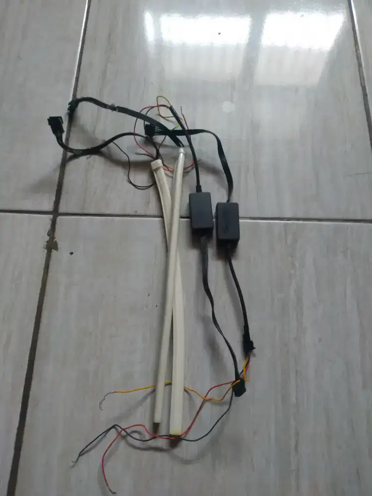 Lampu alis raning warna biru