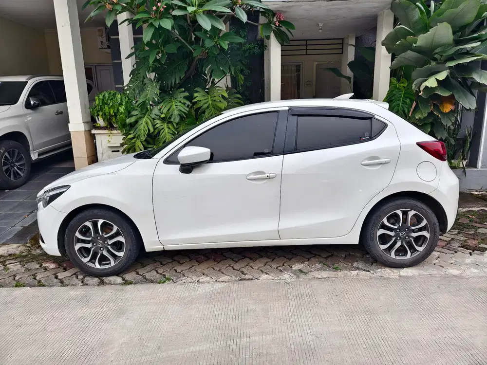 Mazda 2 2015 Bensin