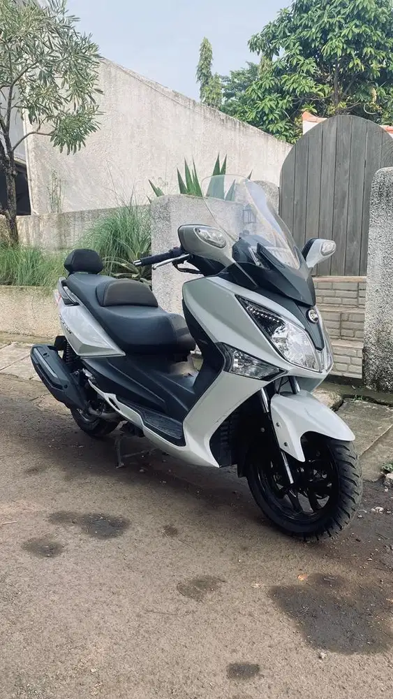 SYM New GTS 250i 2018 White bisa TT Nmax Xmax