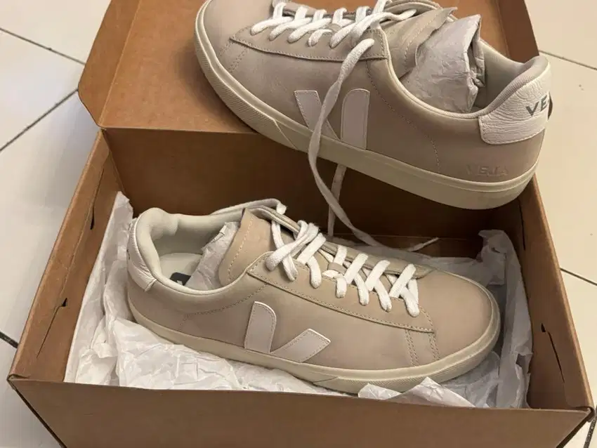 Veja men shoes size 43