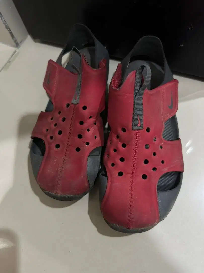 Sepatu sendal santai anak NIKE