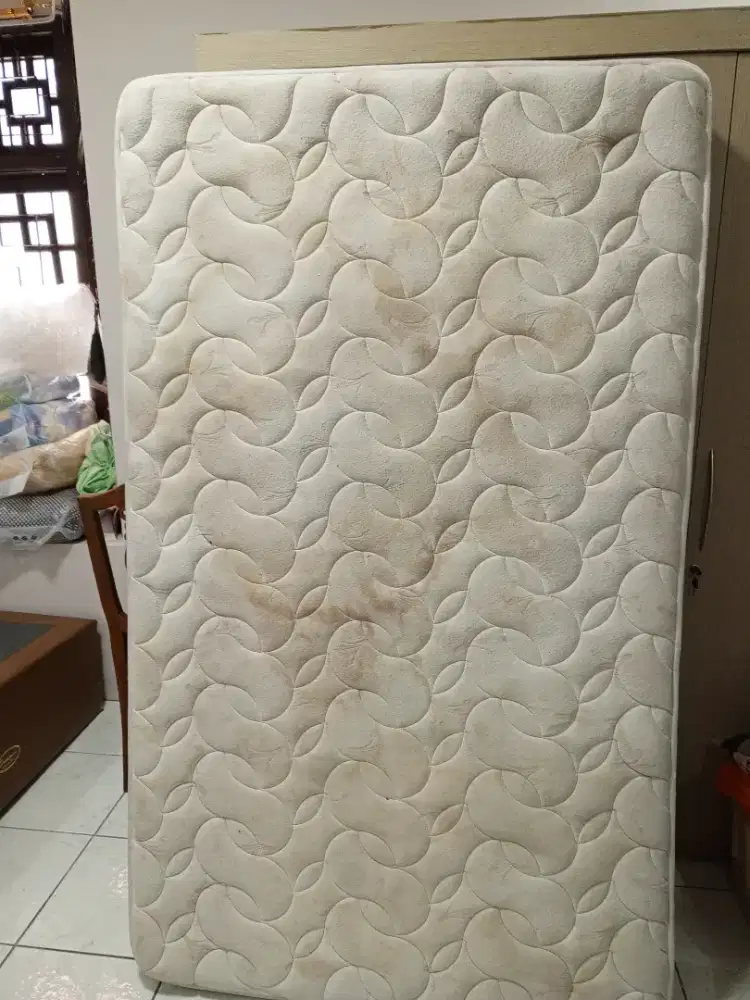 Jasa cuci kasur springbed sofa kursi jok mobil dll