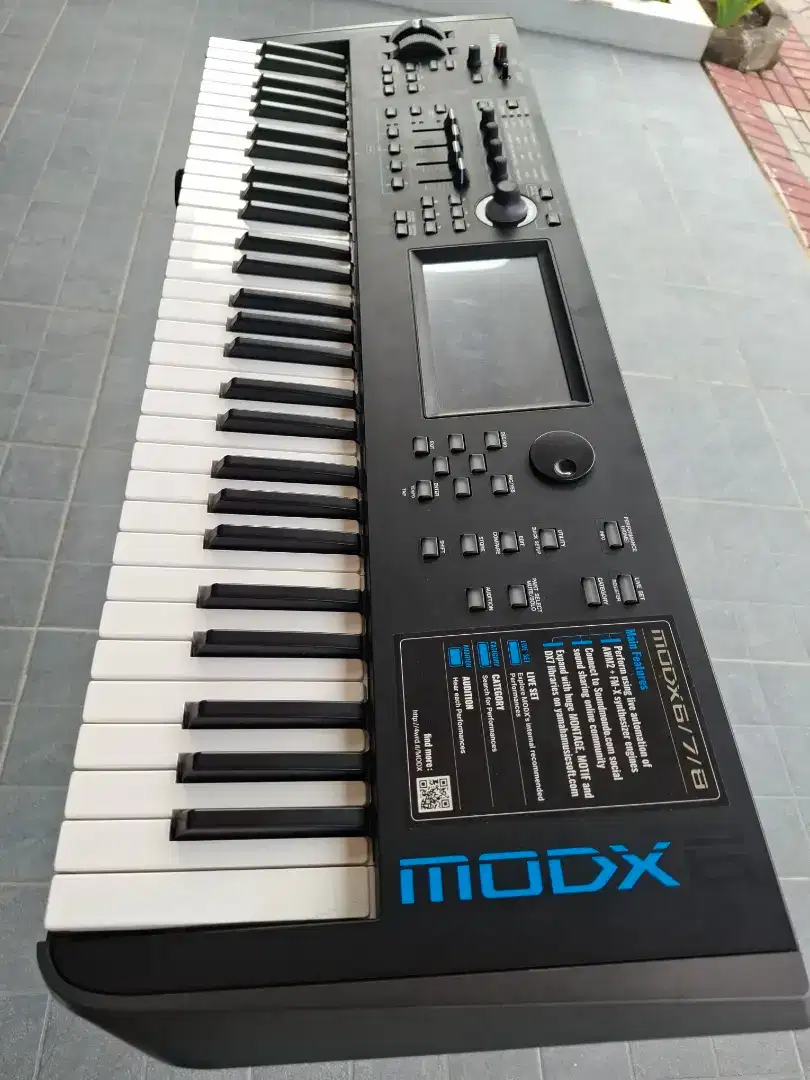Synth Keyboard Yamaha MODX6