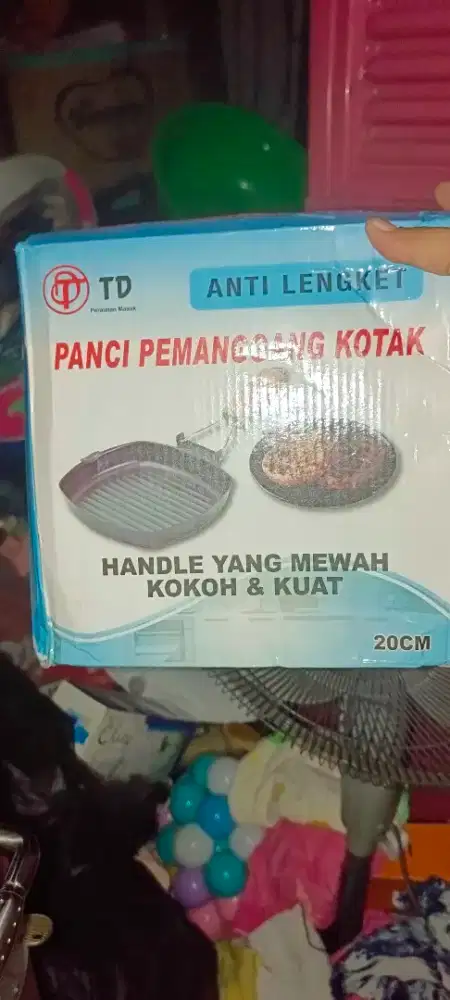 Alat pemanggang kotak anti lengket
