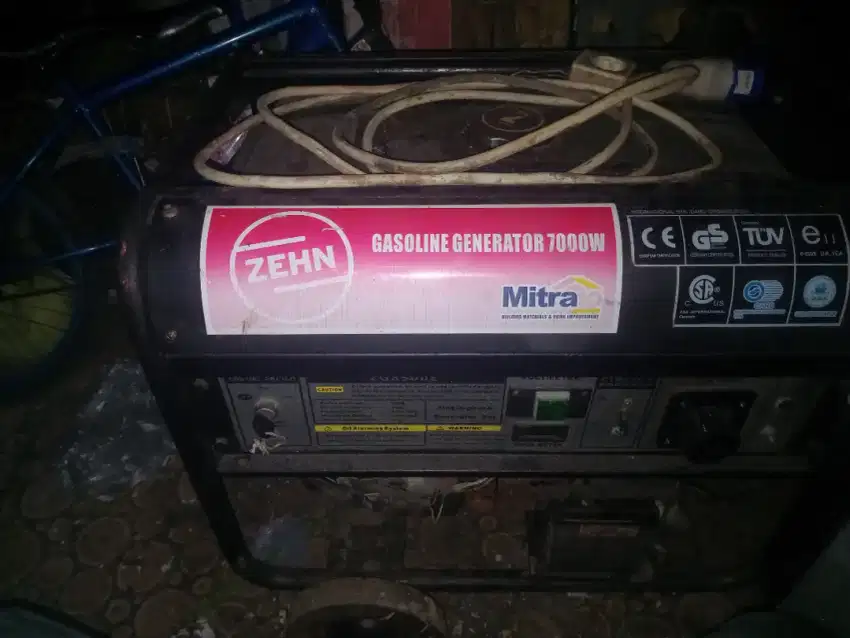 Genset stater 7000 watt/bensin (jual ato sewa)
