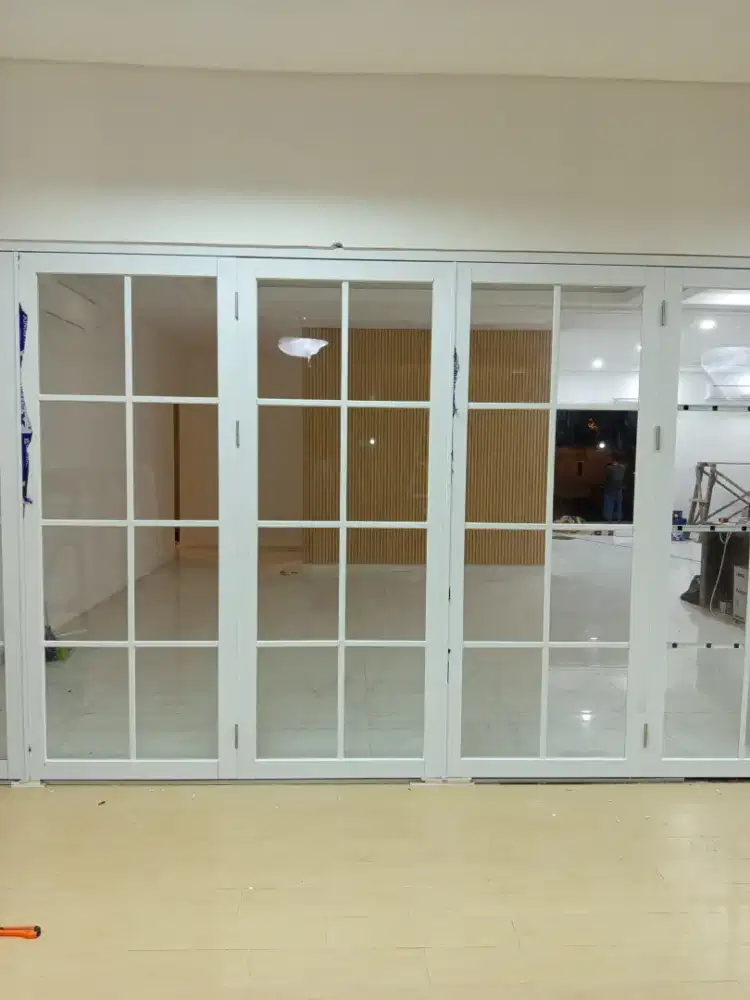 Jasa tukang kaca partisi pintu jendela