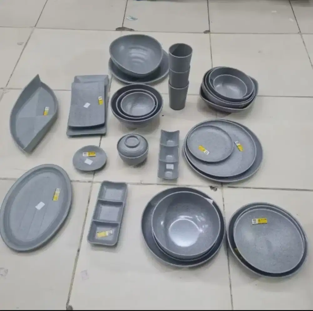 Satu set melamin golden dragon