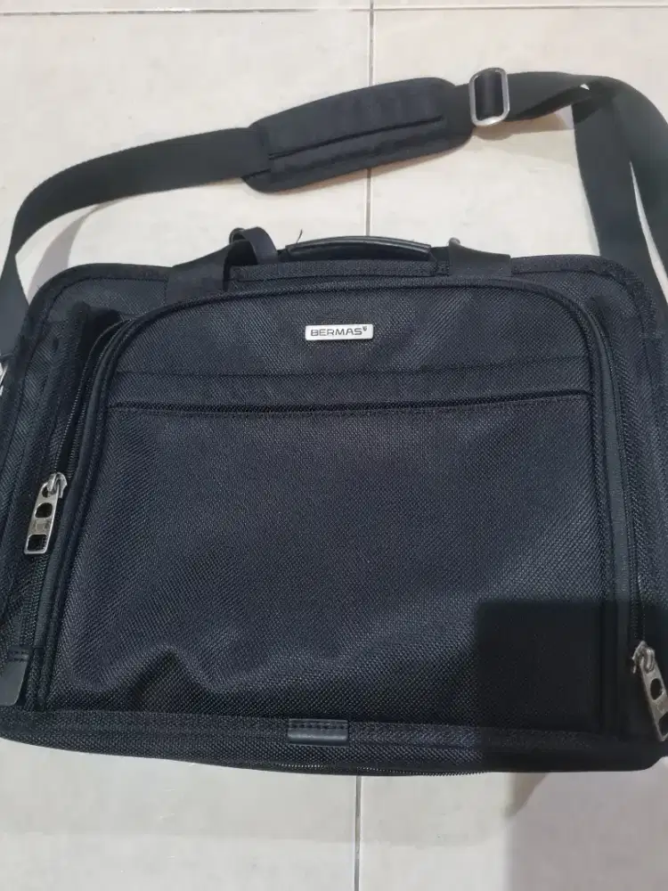 Tas kerja Bermas Japan