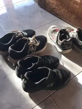 Di jual sepatu second 3 pasang 100ribu