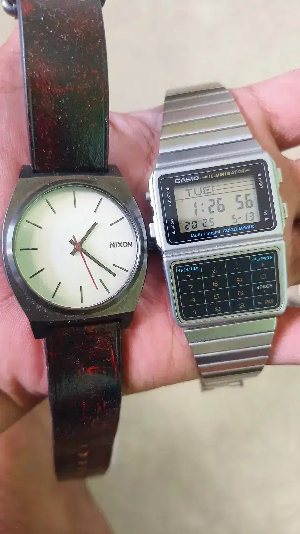 Jam Nixon time teller gunmetal dan Casio databank DBC-611