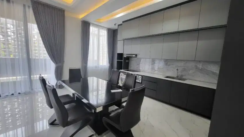 Dijual rumah mewah full furniture graha candi golf cluster panorama