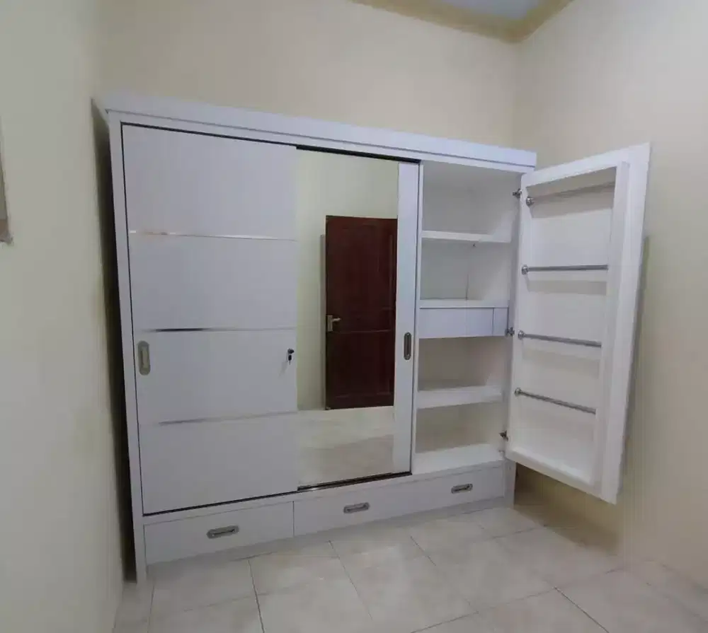 Almari baju pintu geser hpl