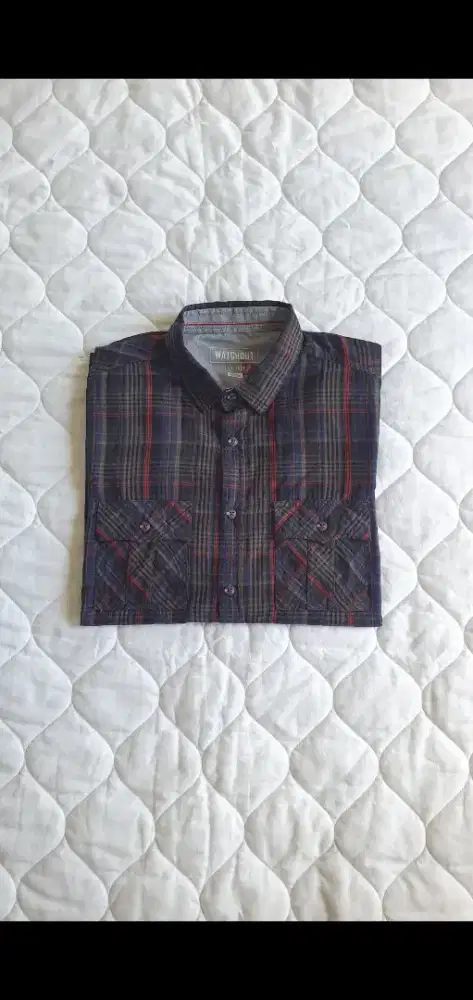 Watchout shirt size M slim fit / baju kemeja zara giordano bershka