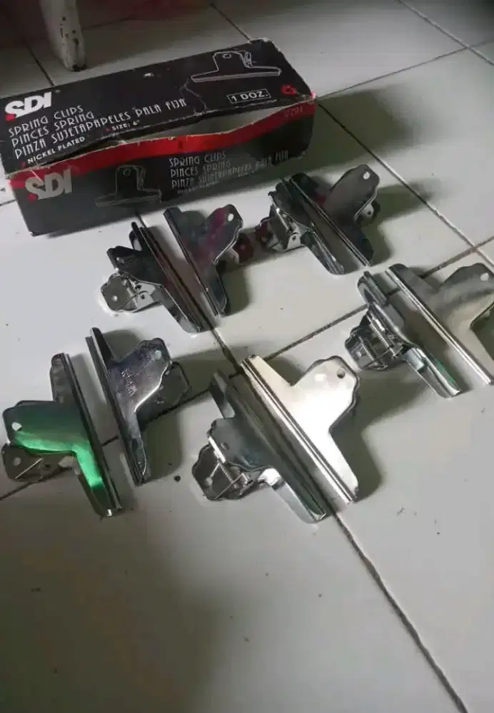 Jepitan stenlis besar ada 10 pcs