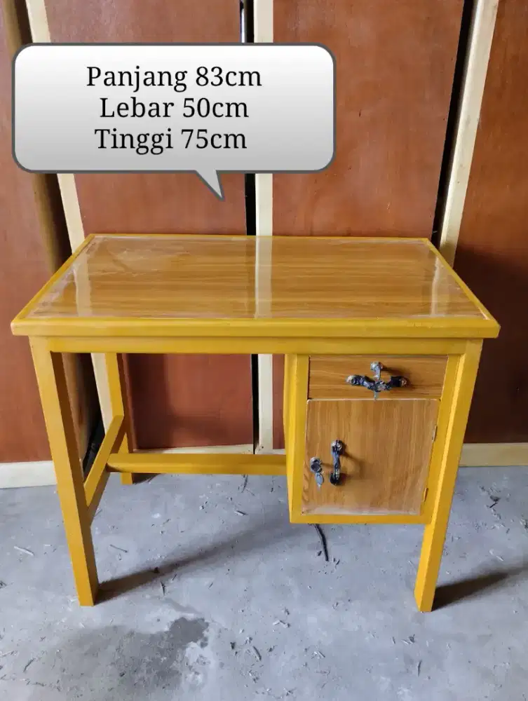 Meja kerja  minimalis