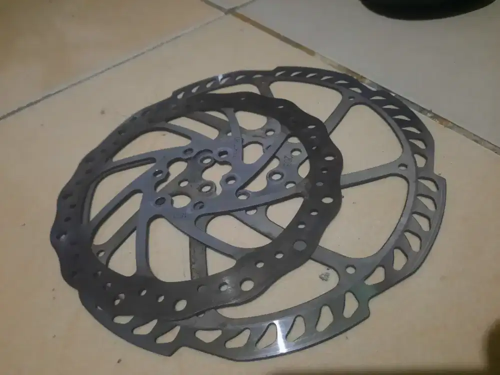 Disc rotor bekas tebel 6 dan 8 in sepasang