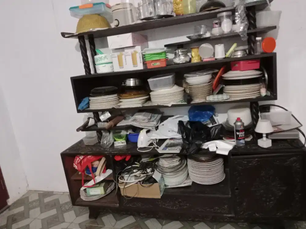 Dijual Lemari Buku Antik