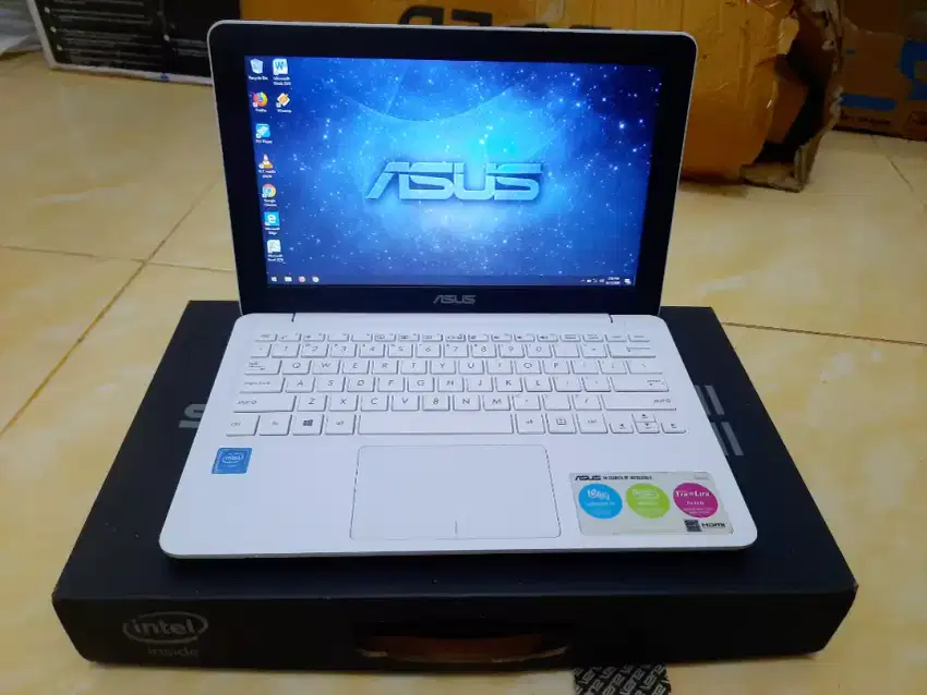 Asus e202s slim mulus