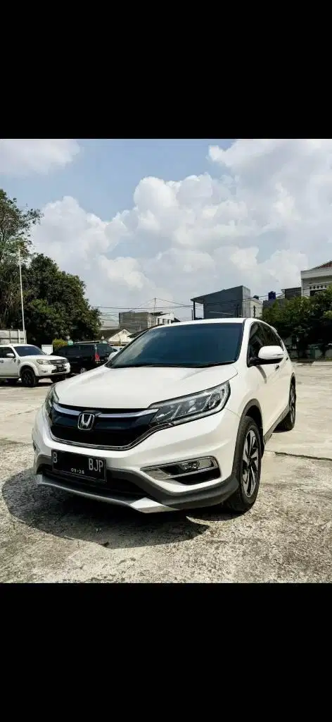 Honda crv 2.4 at 2016 bln 9 putih km 97 rb tgn 1.