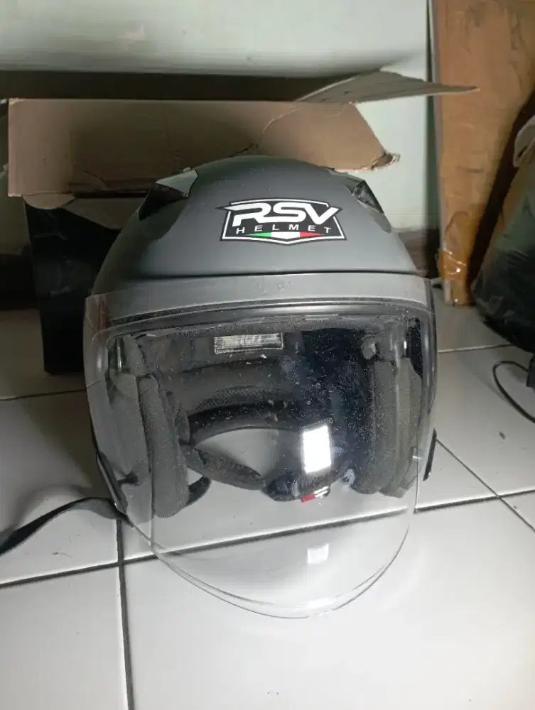 rsv 300 helm ,size xl ,kondisi 90%,jual 500k