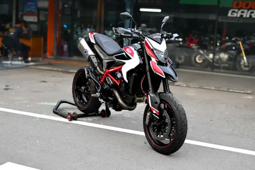 DUCATI HYPERMOTARD 821 SP ABS PUTIH MERAH 2013 LIKE NEW FP FULL SPEK