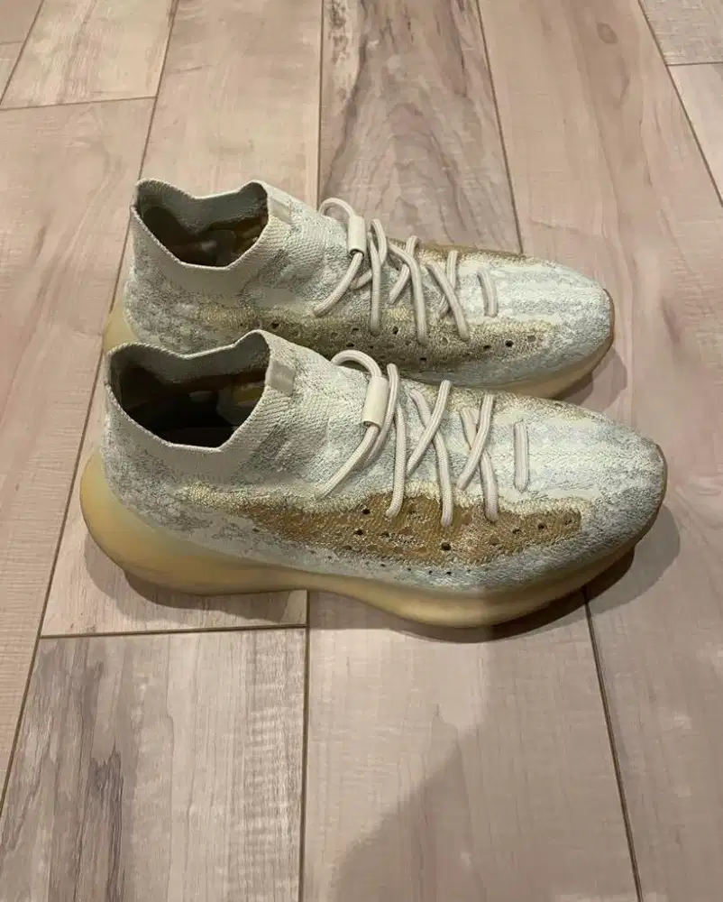 Sepatu Adidas Yeezy 360