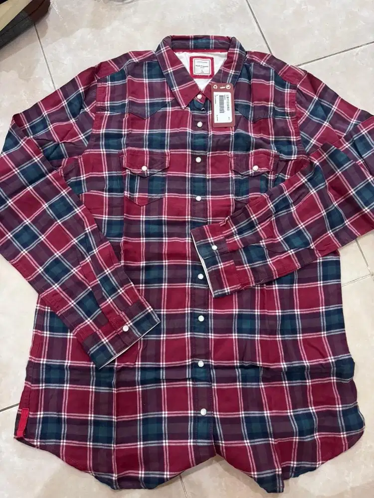 Kemeja Flanel Hush Puppies Baru