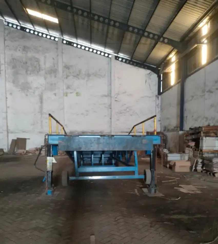 Loading dock bergerak