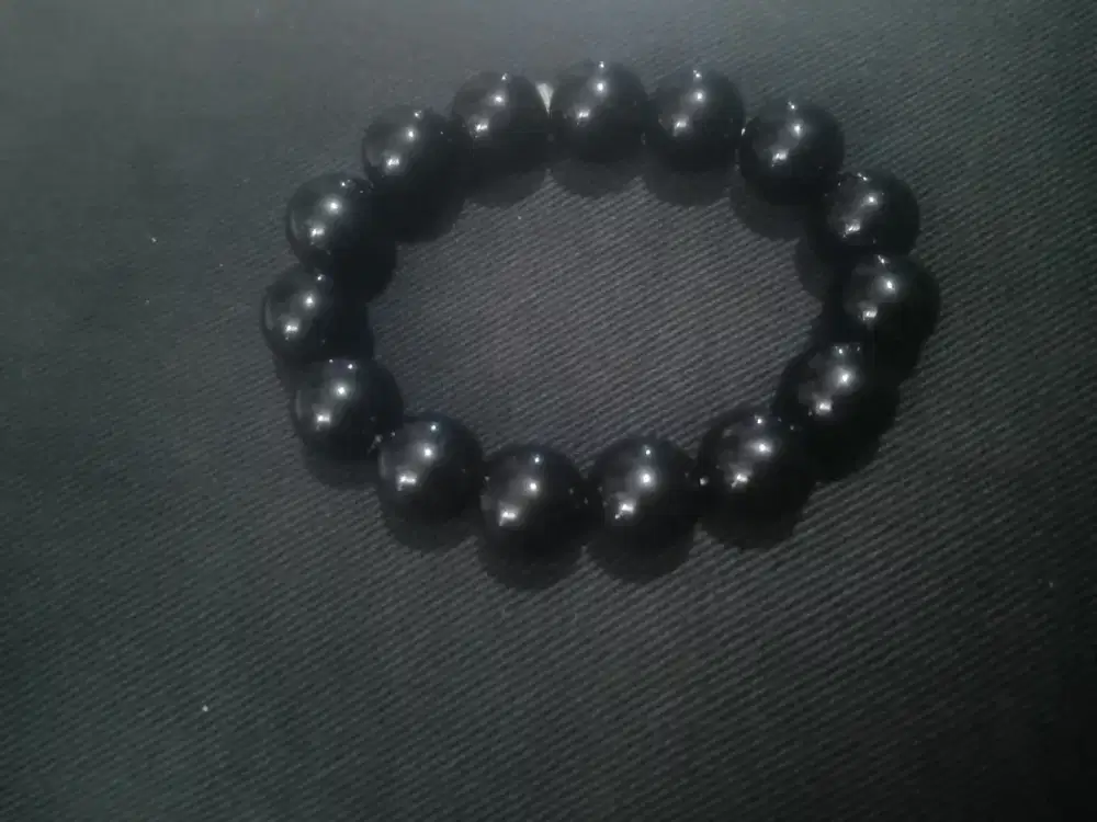 Gelang batu hitam onik