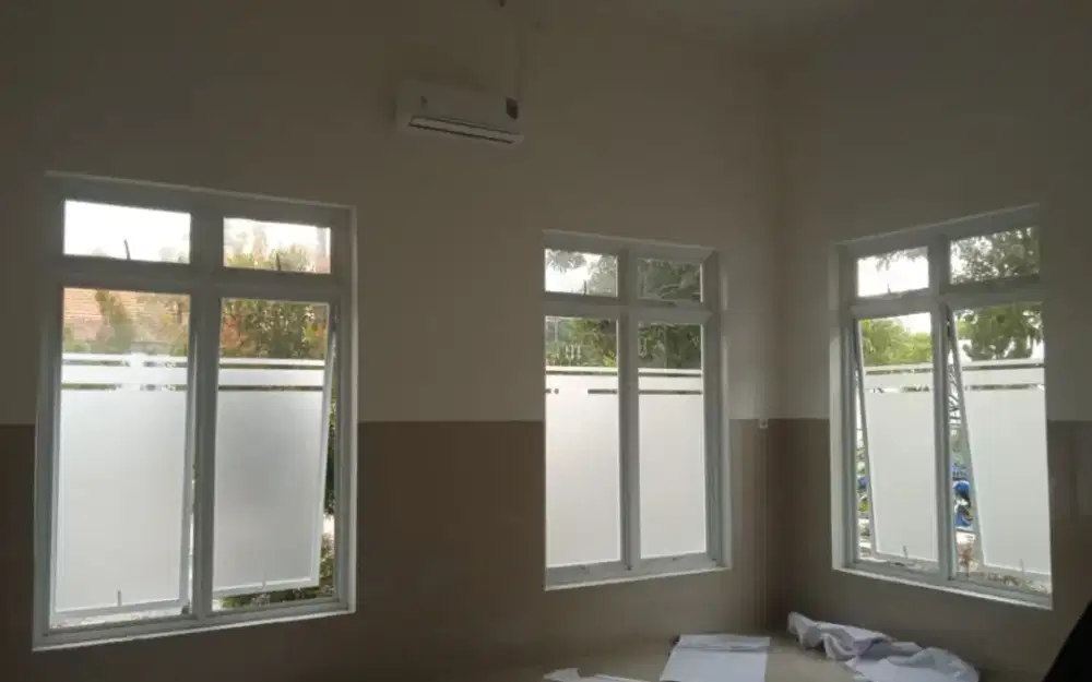 Stiker kaca sundblas