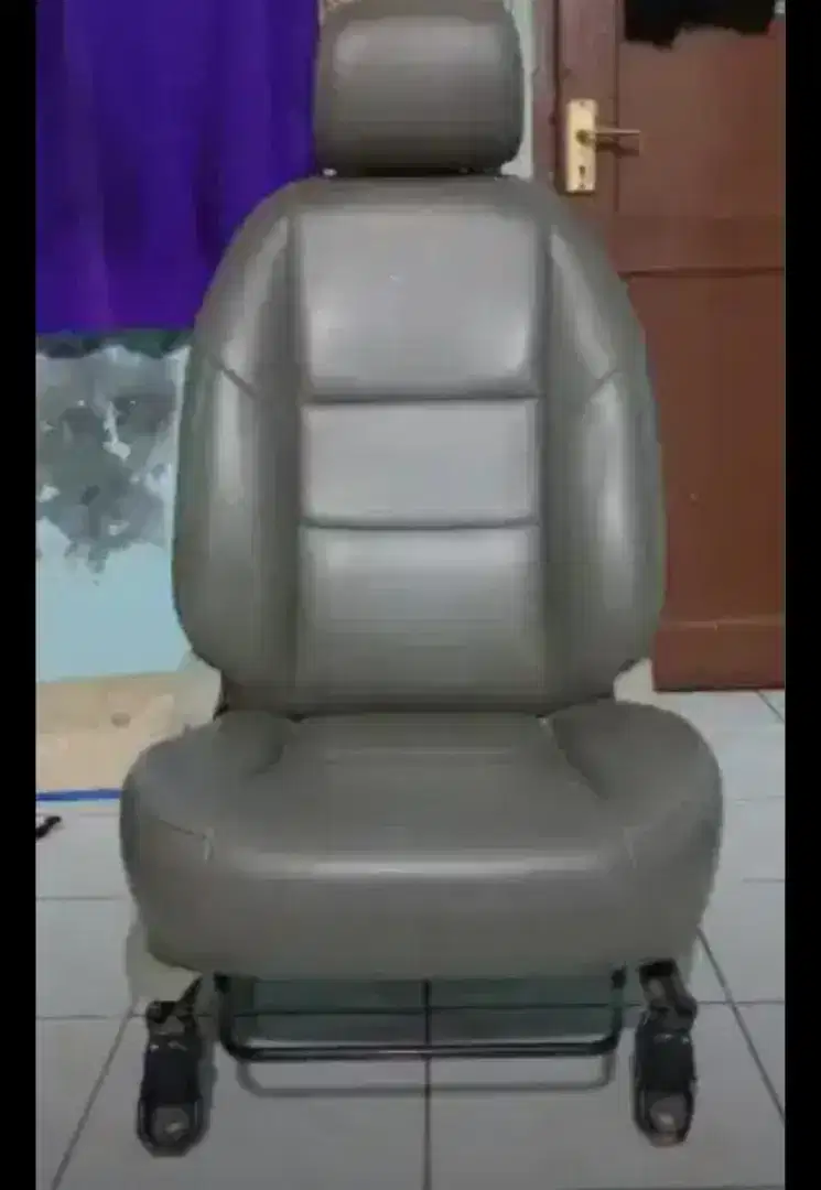Jok mobil Innova bawahan dari mobil Innova