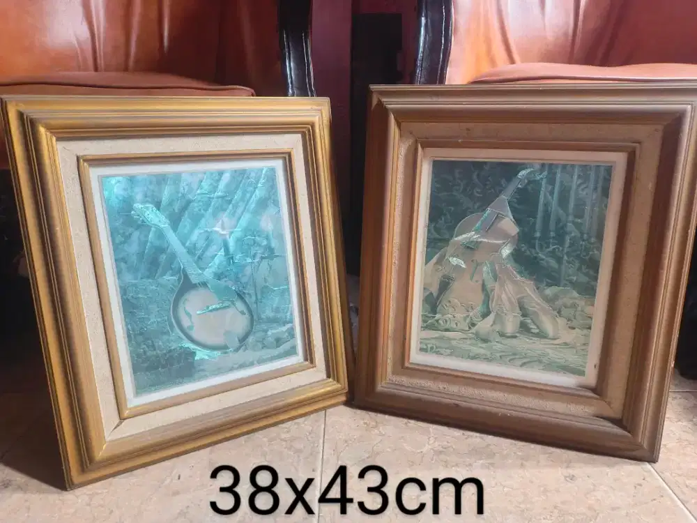 Dekorasi pajangan dinding biola