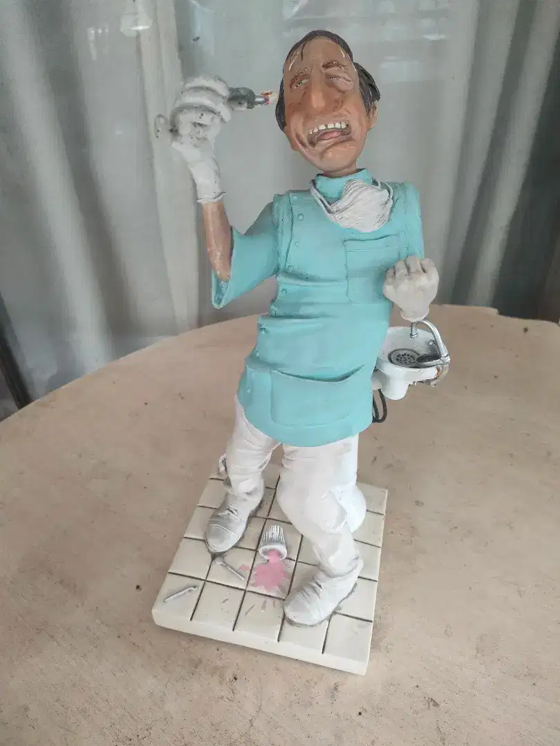 Patung Action Figure Dentist