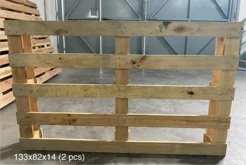 Pallet Kayu bekas dan Pallet Plastik kondisi sangat bagus