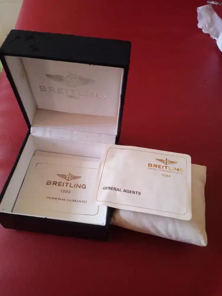 Kotak jam tangan Breitling