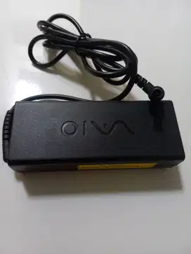ADAPTOR LAPTOP SONY VAIO 19.5V- 4.7A 90 WATT + KABEL POWER