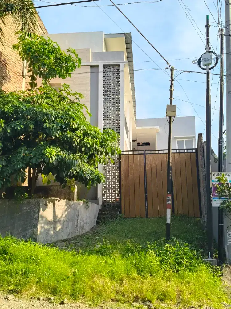 Rumah Kamar 10 Bangunan Baru Minimalis