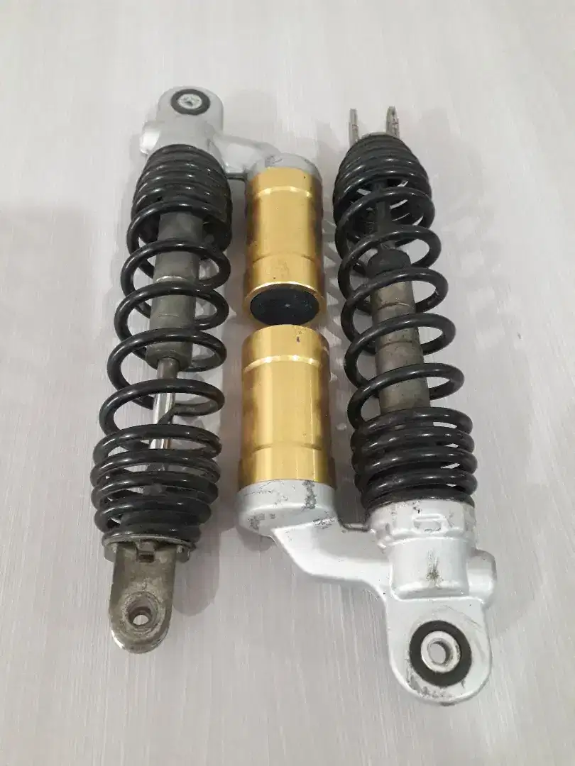 Shockbreaker blkng tabung Yamaha Aerox 155 New 2021 bekas per besar