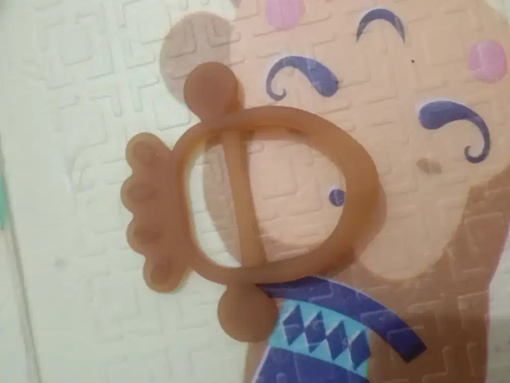 Alat gigit untuk bayi