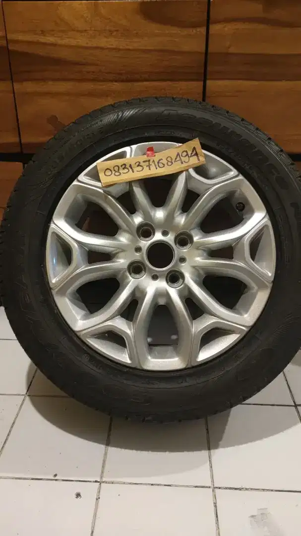 Velg Ecosport Titanium +
Ban Serep Standard
Ring 16 PCD 4X18
