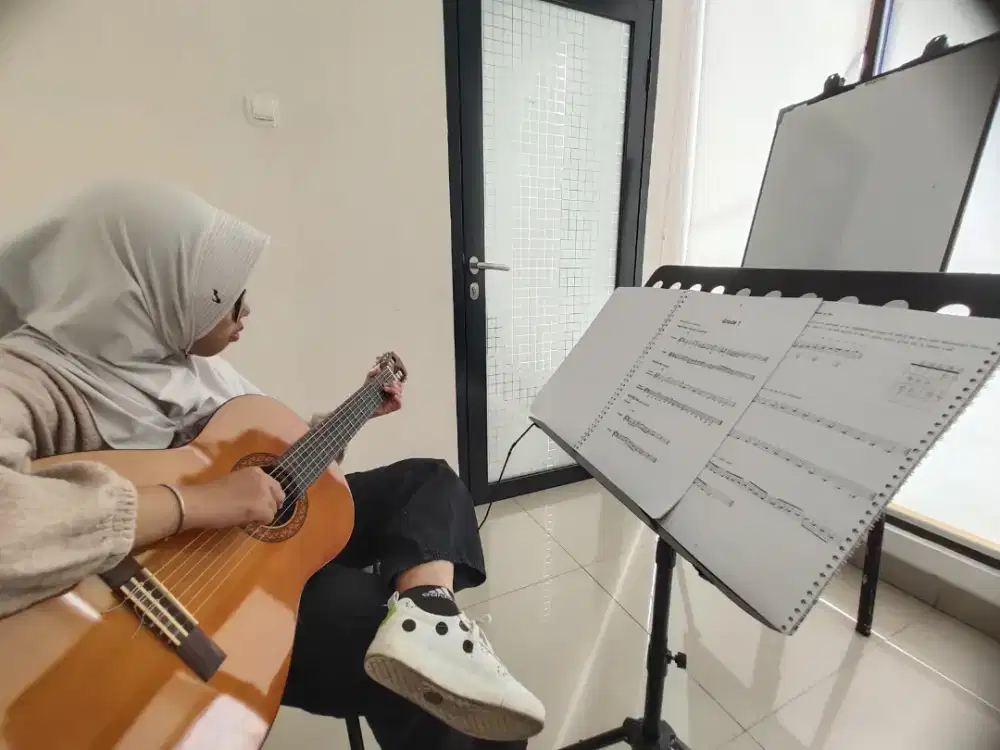 Les Gitar ( Private )