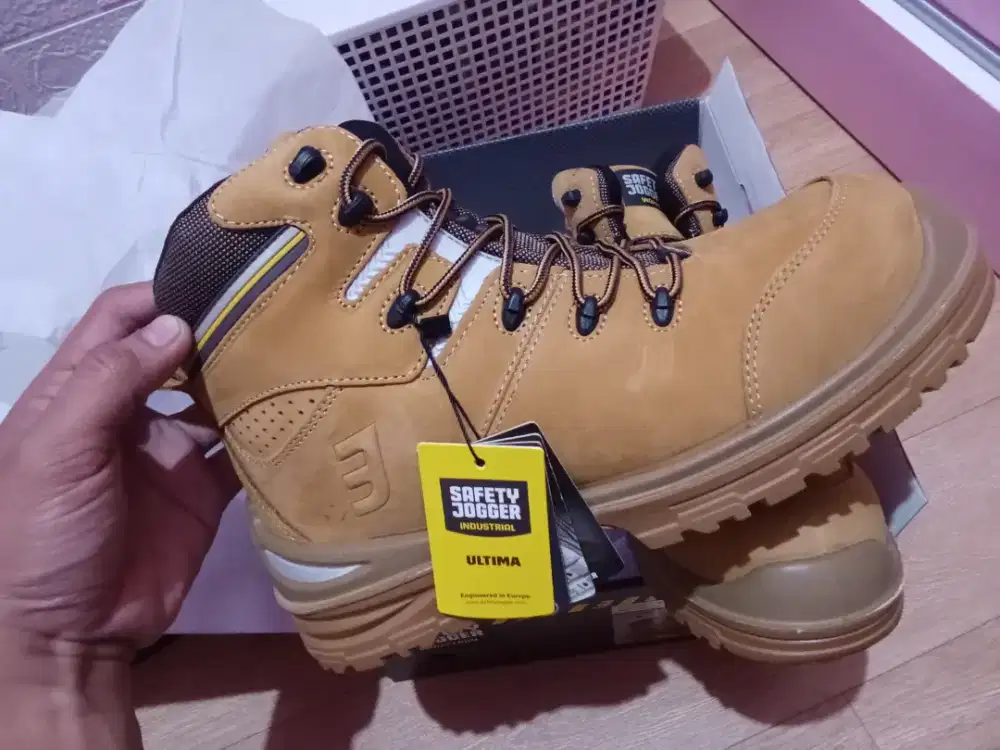 SEPATU SAFTY JOGER S3 ULTIMA SIZE 42