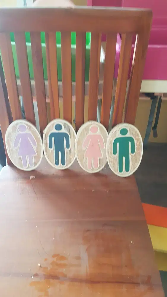 Hiasan pintu toilet @ uk 18 x 12 cm harga sepasang